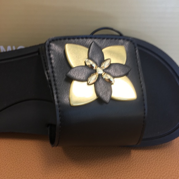 🖤Michael Kors Gold 🌺 Flip Flops 🖤 - Picture 8 of 11